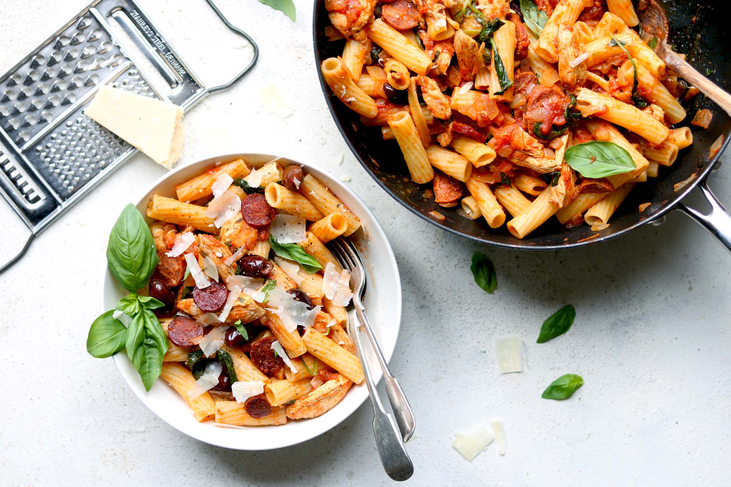 chicken-and-chorizo-pasta-ls.jpg