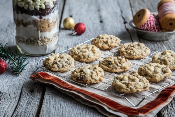 cranberry-chocolate-cookies-in-a-jar.jpg