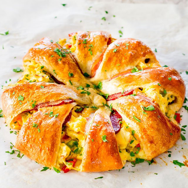 crescent-bacon-breakfast-bacon-ring-1_1.jpg