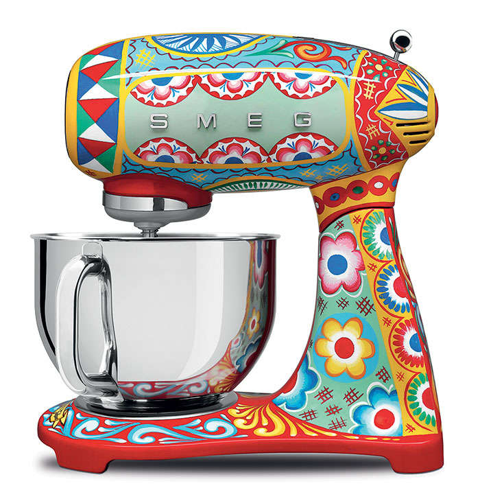 dolce-gabbana-smeg-kitchen-appliance-line-11-58f5c4ee24b43_700.jpg