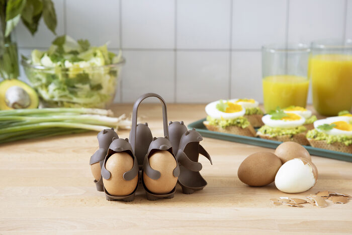 egg-holders-eggbears-peleg-design-1-5fa277ff1e329_700.jpg