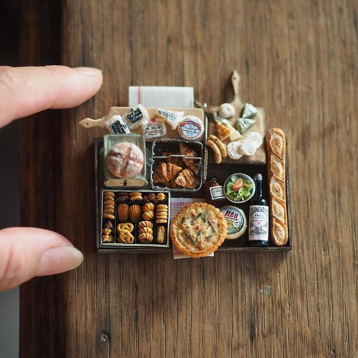 handmade-miniature-art-japanese-artist-kiyomi-9-5a16deb4d0e5c_700.jpg