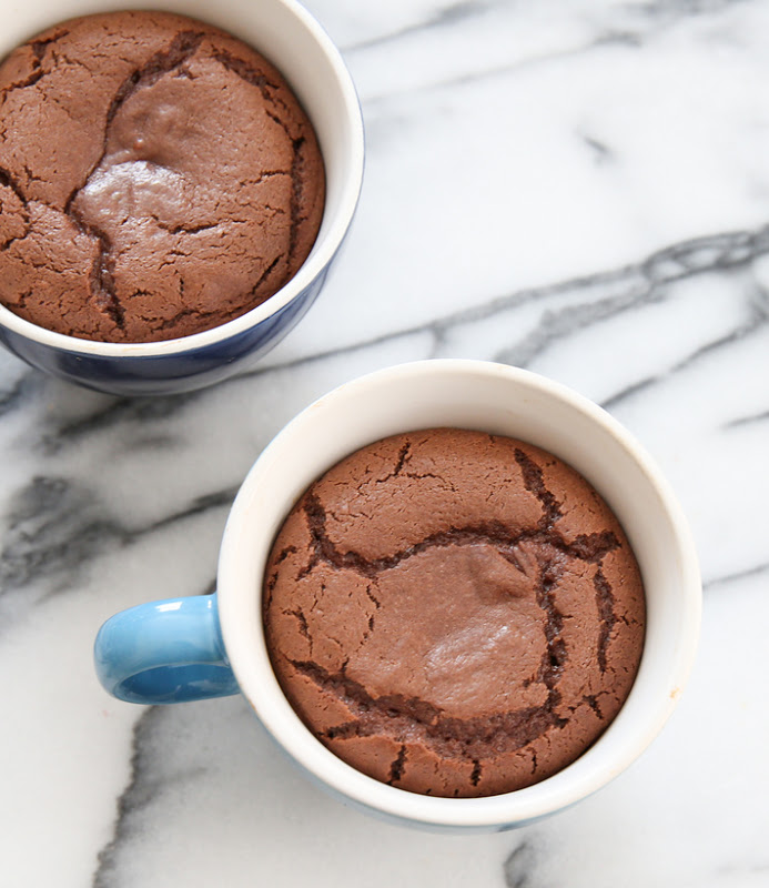 nutella-lava-mug-cakes.jpg