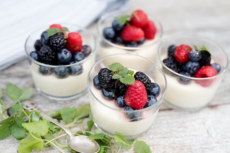 panna-cotta-med-lime-marinerte-bar.jpg