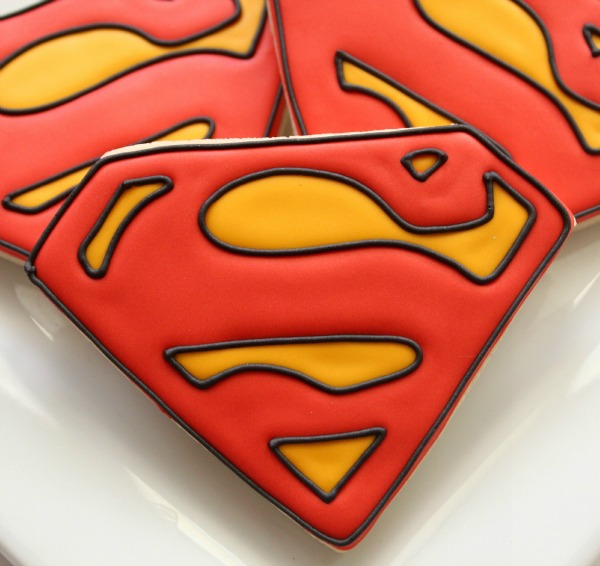 superman-cookies-sweetsugarbelle.jpg